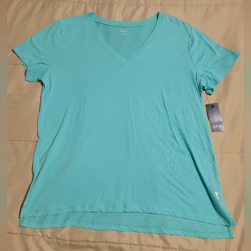 NWT A.N.A. Women's V-neck Short-sleeve T-shirt Teal- Size XL